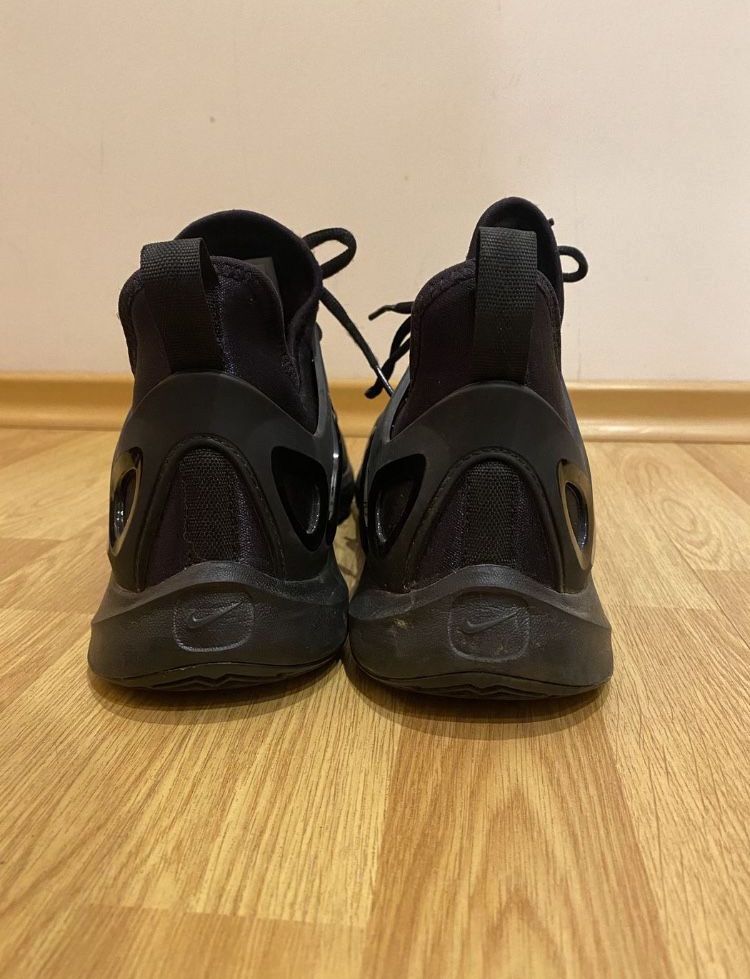 Кросівки Nike HyperRev