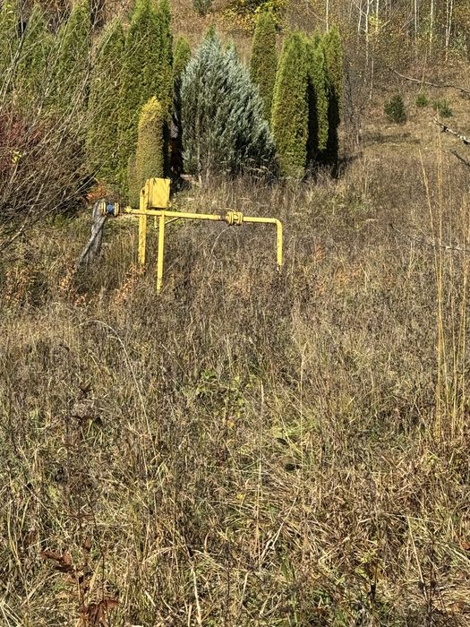 Ділянка Карпати,Микуличин.Земля в горах з газом
