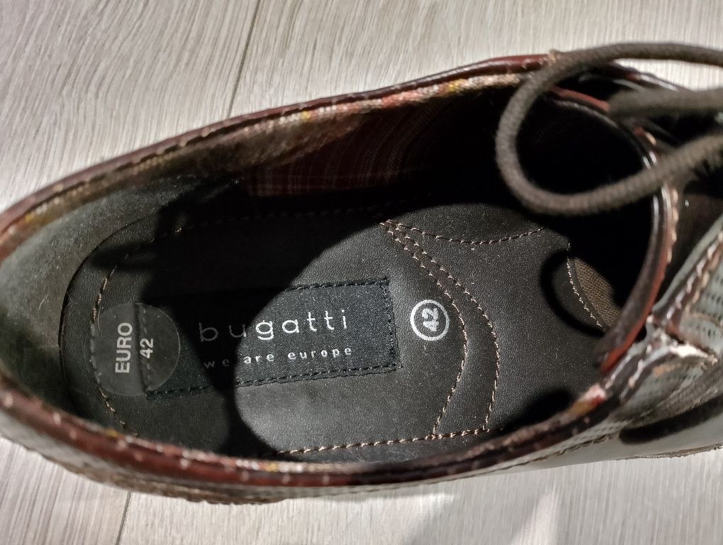 Sprzedam buty ciemnobrązowe Bugatti