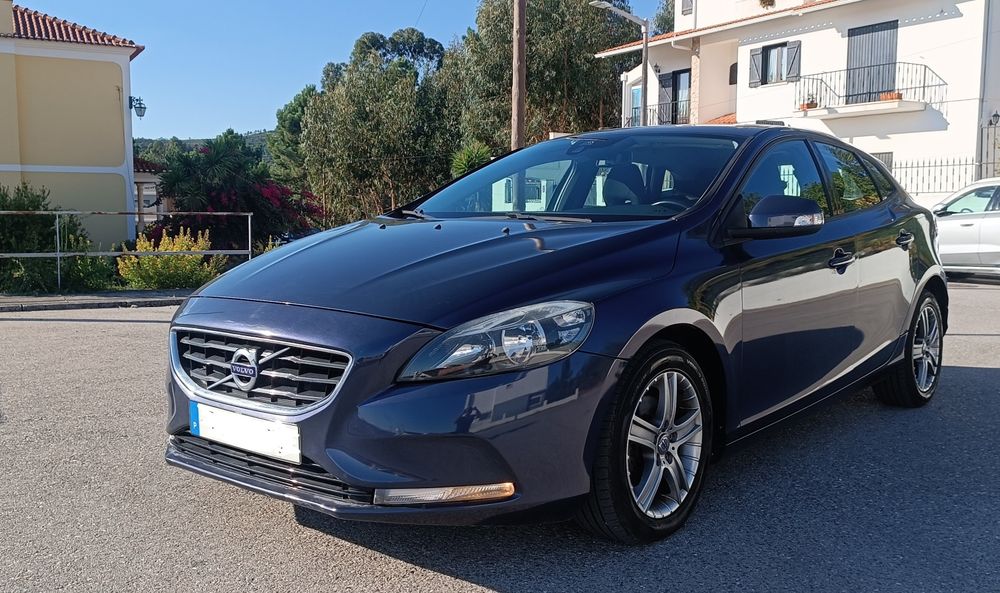 Volvo v40 1.6 D2 possibilidade de financiamento