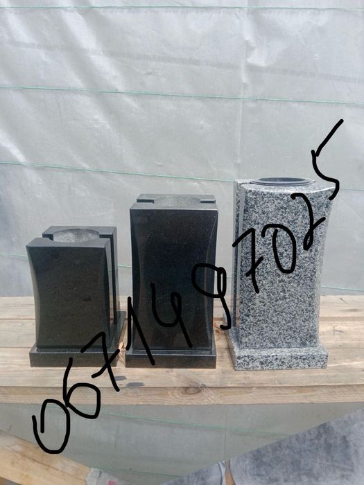 Гранітні вази, лампади