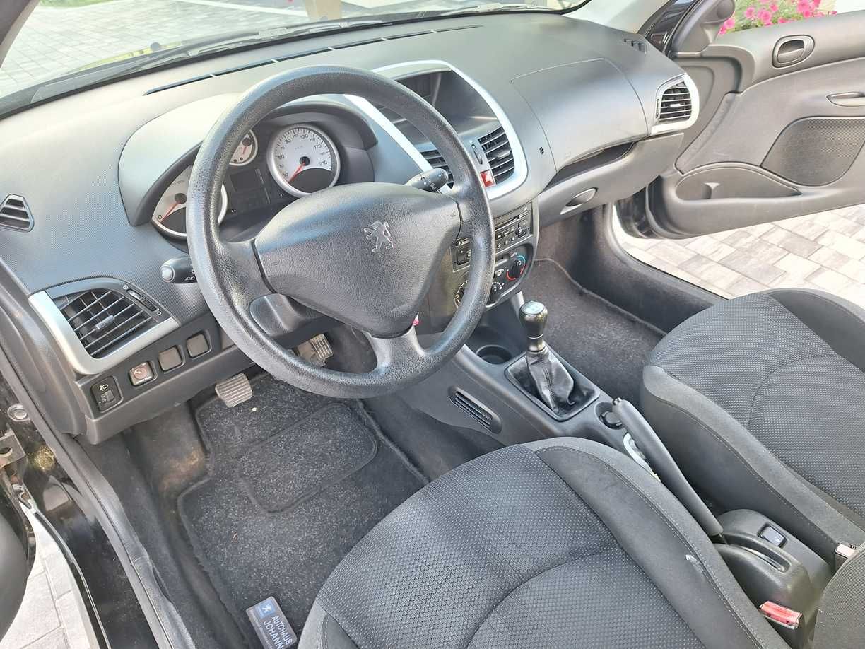 Peugeot 206 plus 1,4 benzyna, niski przebieg