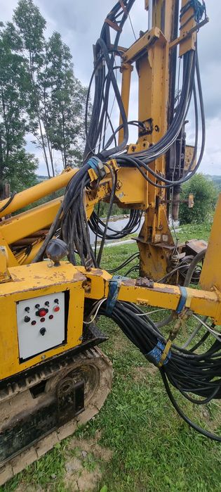 Wiertnica do studni głębinowych i pomp ciepła gąsienicowa Atlas copco