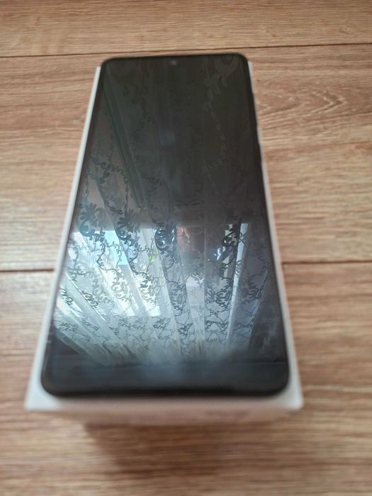 Samsung A51 6/128g в ідеальному стані. Куплений в Україні