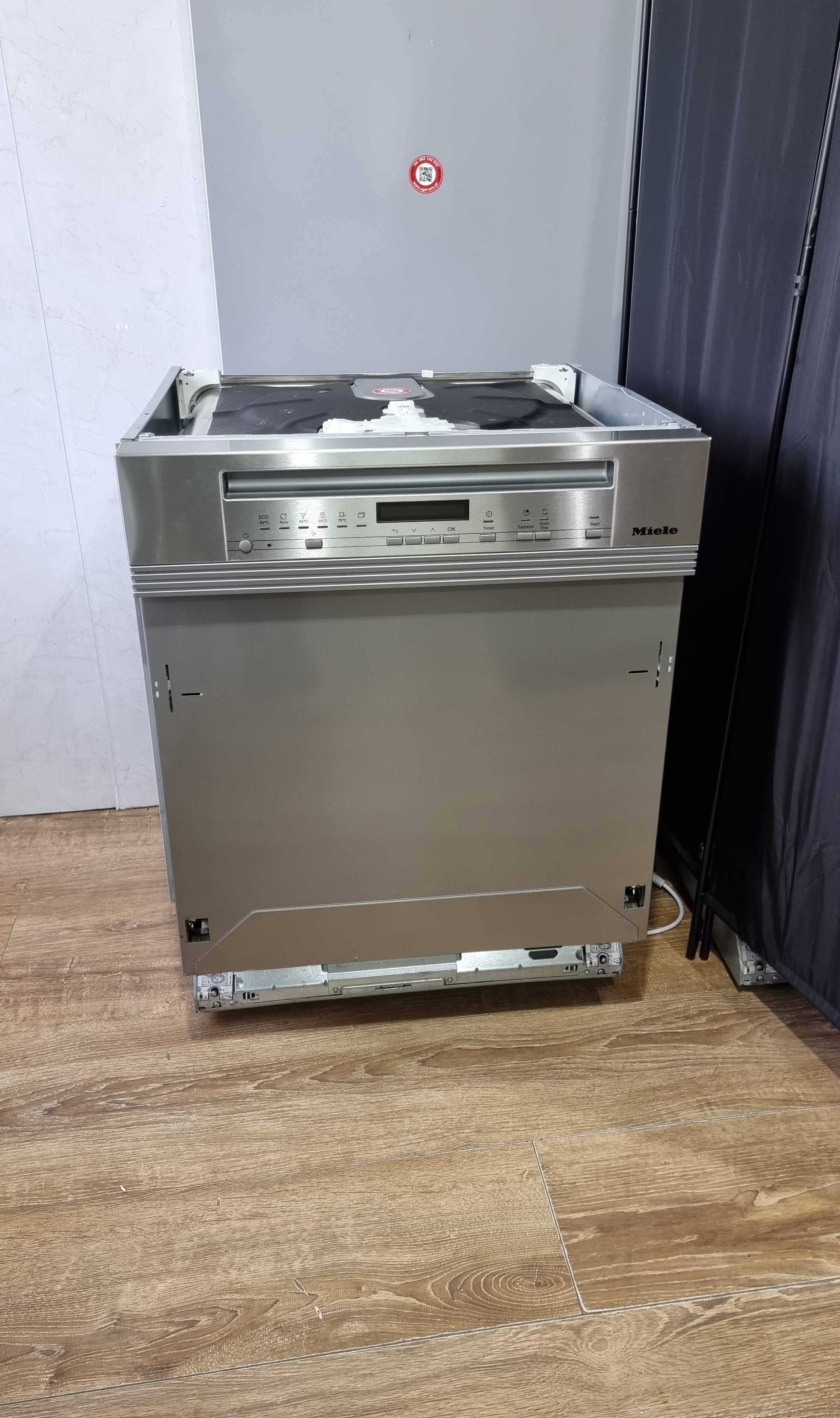 Zmywarka z widocznym panelem Miele G 7110 SCi, AutoDos, PowerDisk