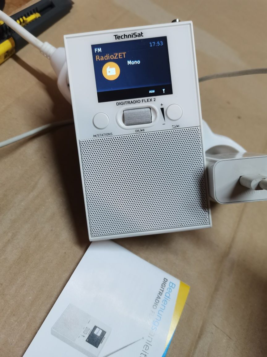 TechniSat DIGITRADIO Flex 2 – radio z gniazdkiem DAB Bluetooth