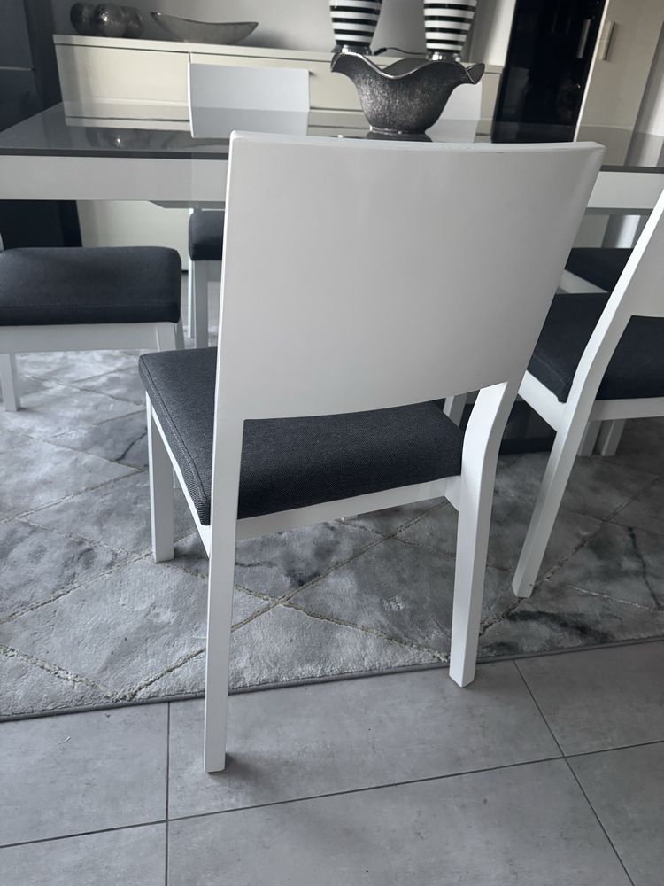 Agata Meble Piękne Krzesło białe lakierowane eleganckie tapicerowane