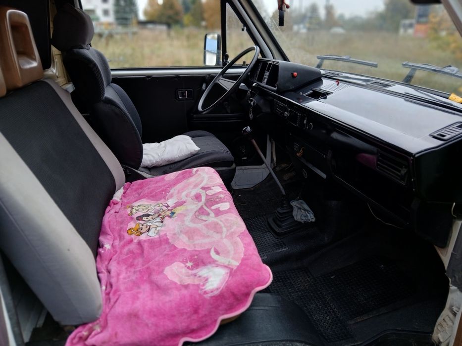 Бус VOLKSWAGEN TRANSPORTER 1.6 дизель в хорошому стані