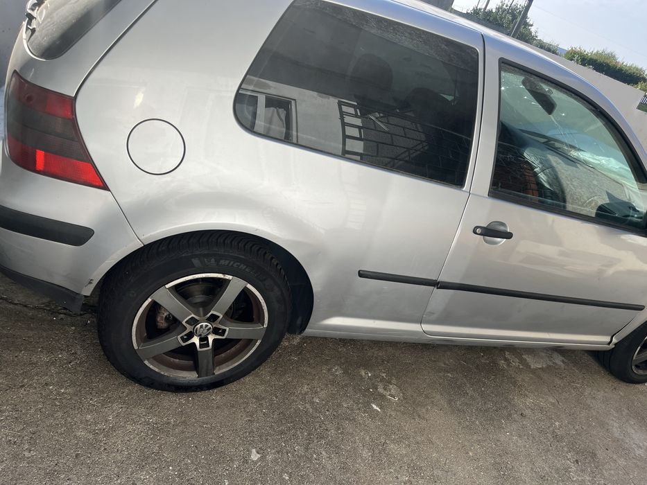 Golf 4 1.9 diesel acidentado