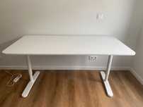 Secretaria Bekant (IKEA)