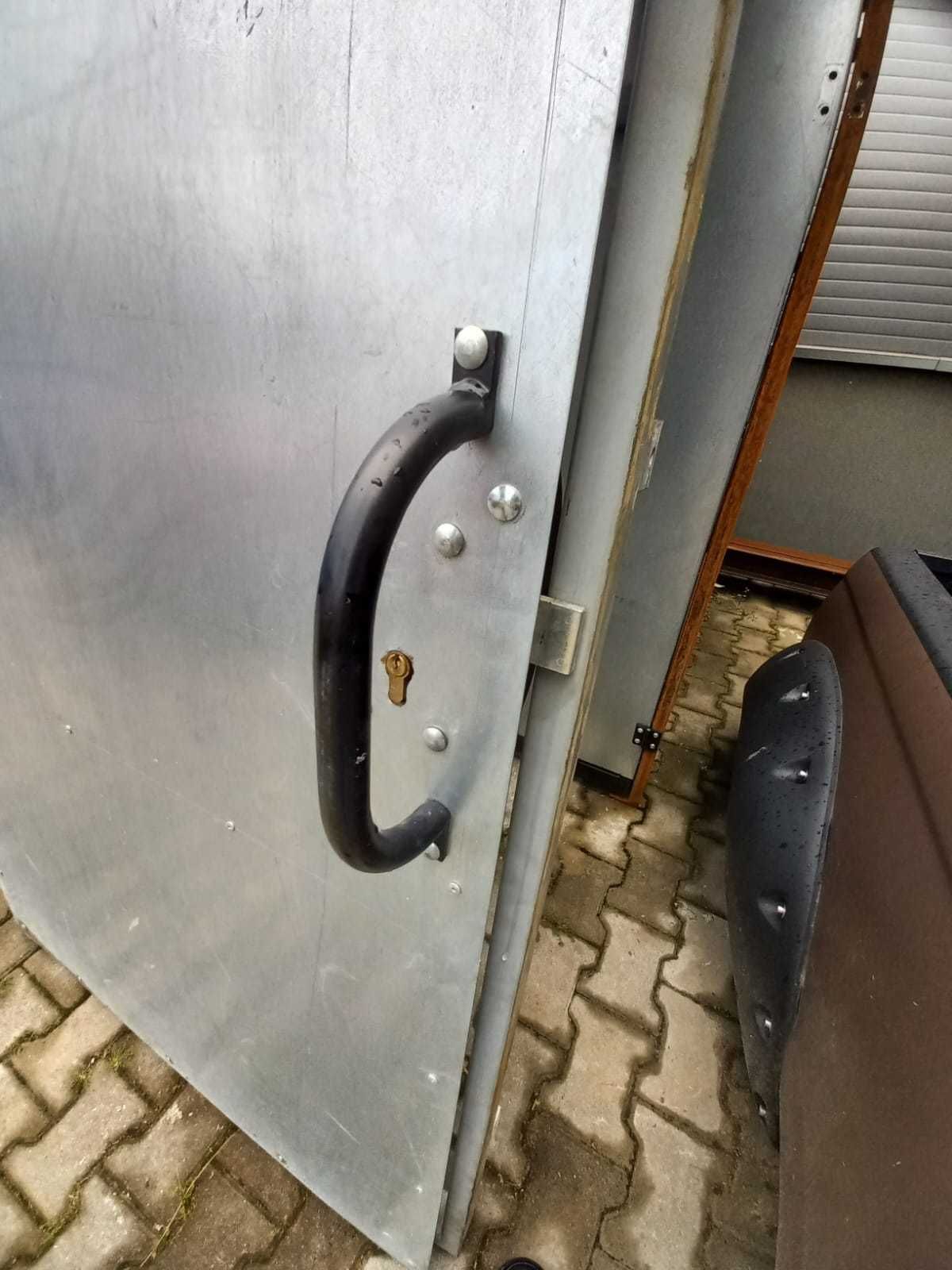 Drzwi stalowe metalowe techniczne solidne