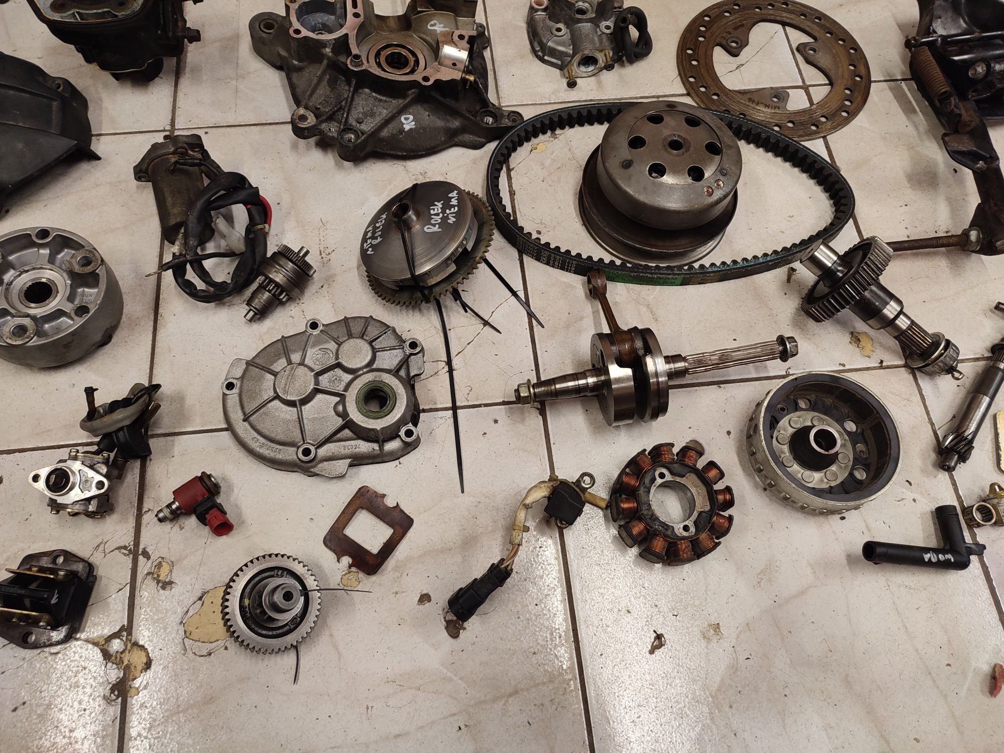 Aprilia SR 50 Ditech Factory silnik części wał kapa cylinder kompresor