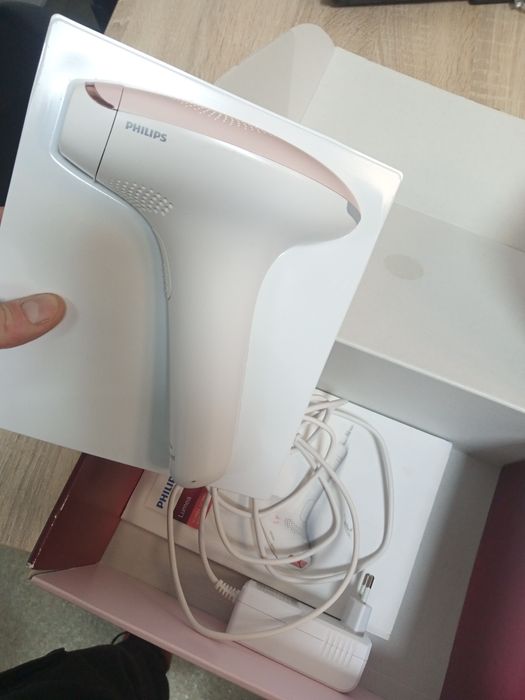 Фотоепілятор Philips lumea sc1994