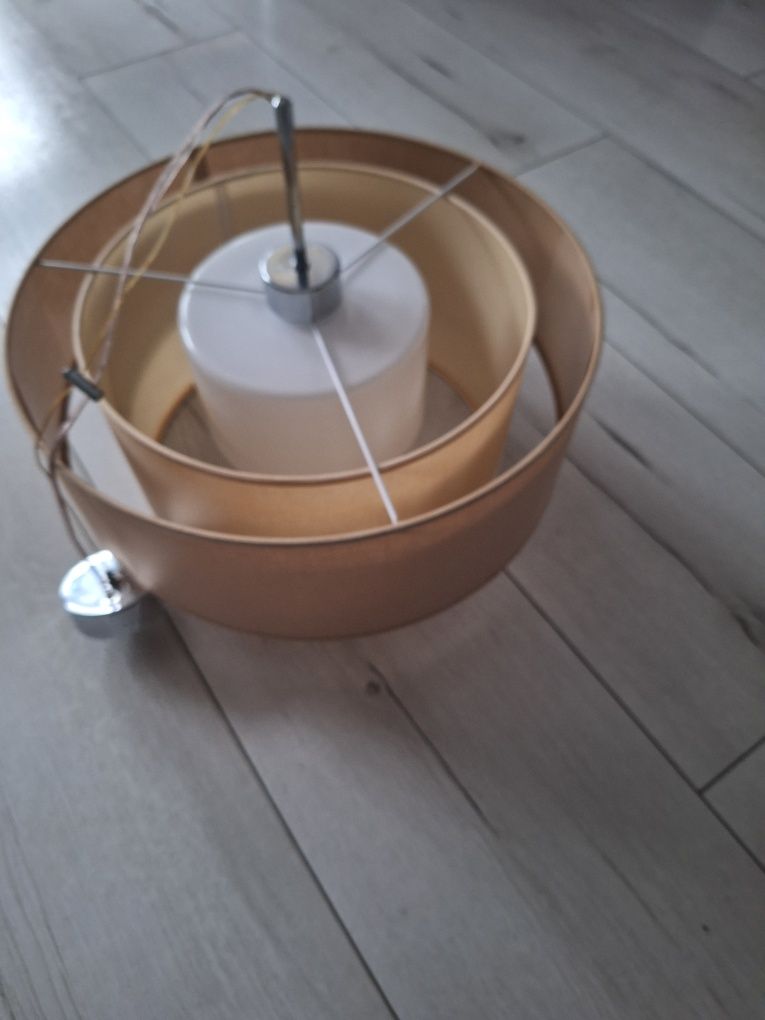 Lampy wiszące beż