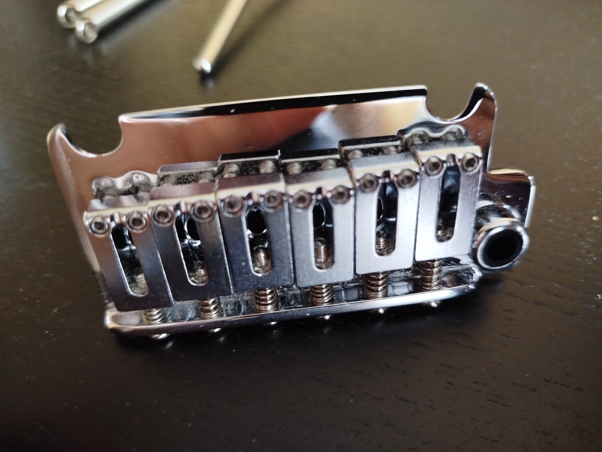 Mostek tremolo Gotoh NS510T-FE1-C