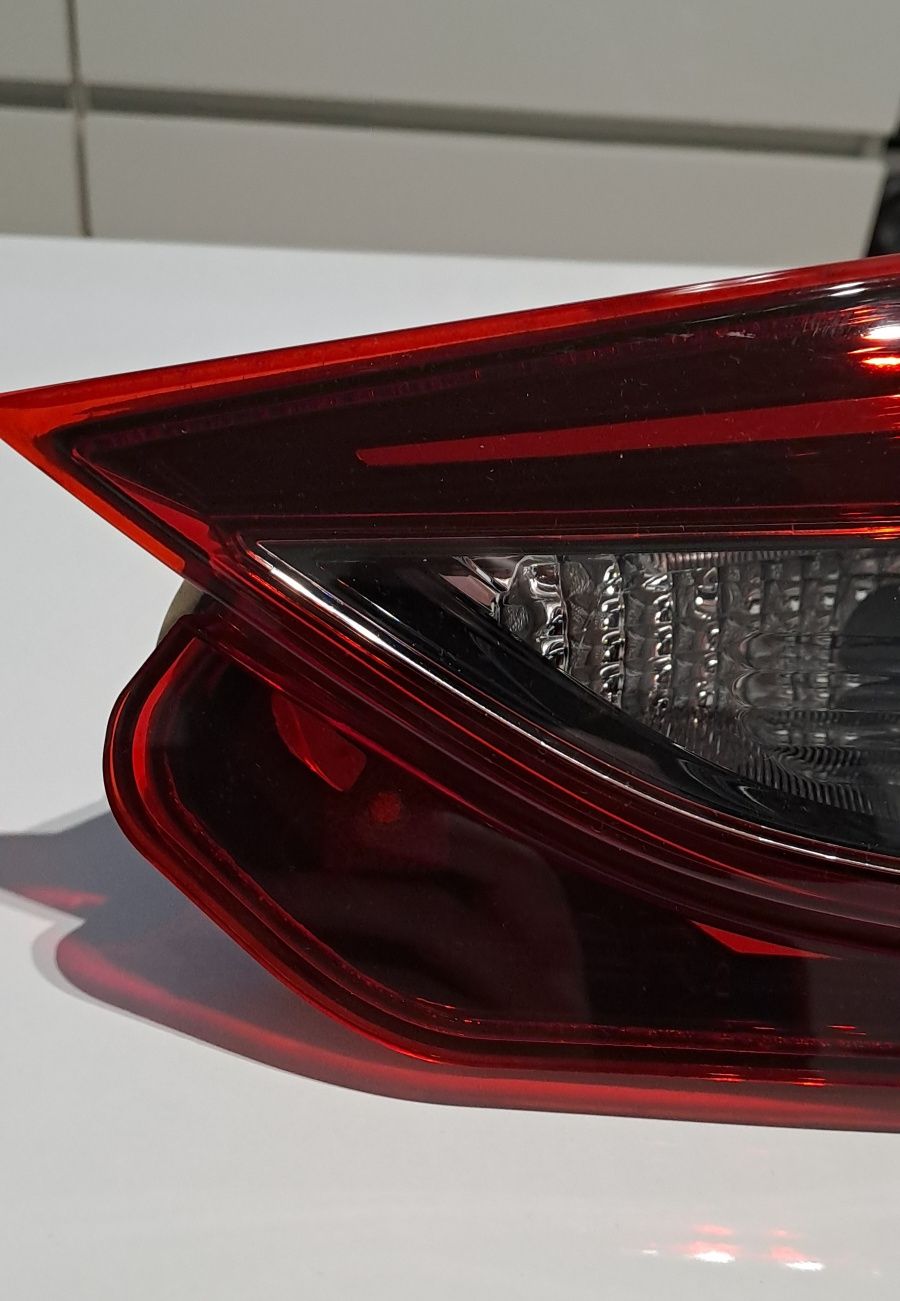 Lampa tył prawa Mazda 3 oryginał Mazda