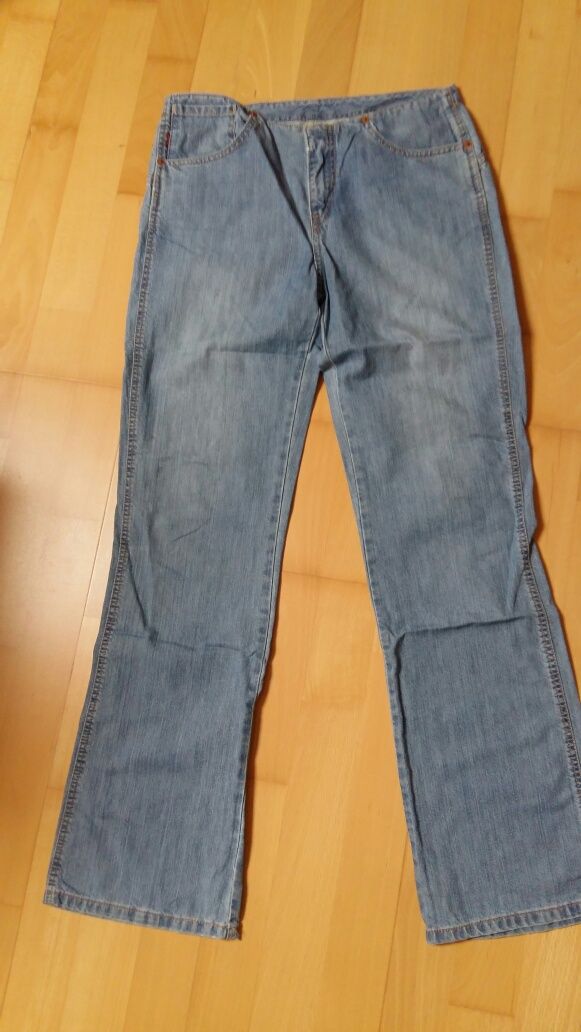 Levis spodnie , dzwony,  biodrowki r. 29-32