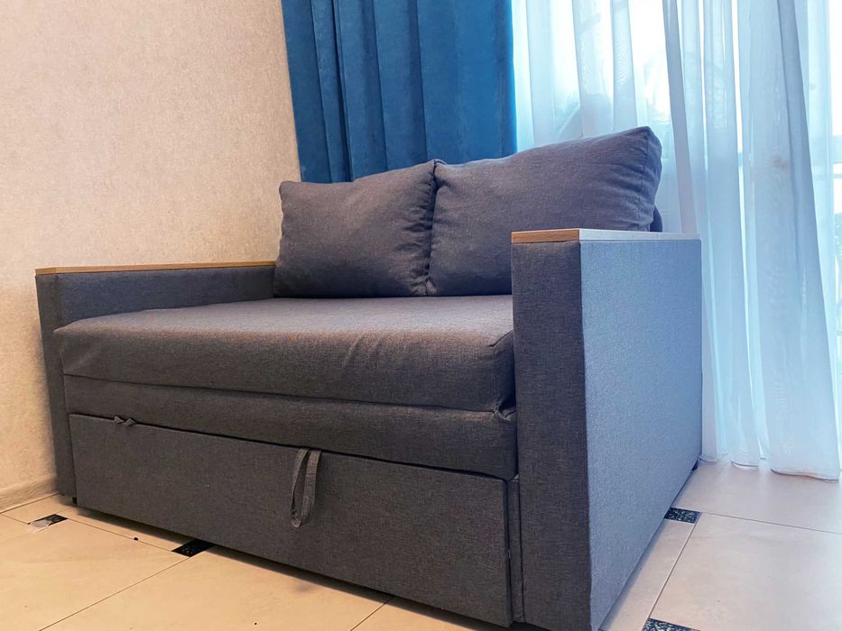 Продам диван-крісло Якісний Сірий, 142×101 см, в Гарному стані