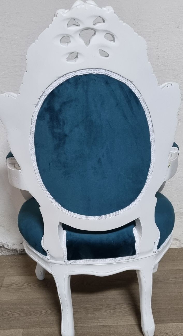 Stylowy fotel tron