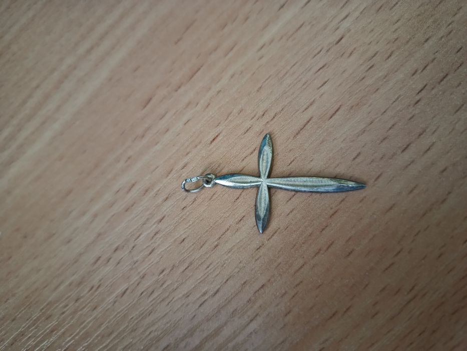 Srebrny krzyżyk do łańcuszka 925
