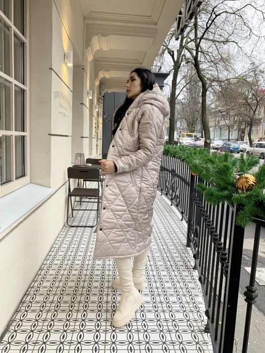 Пальто зимне з поясом тепле чорне беж зима стьобане курточка куртка