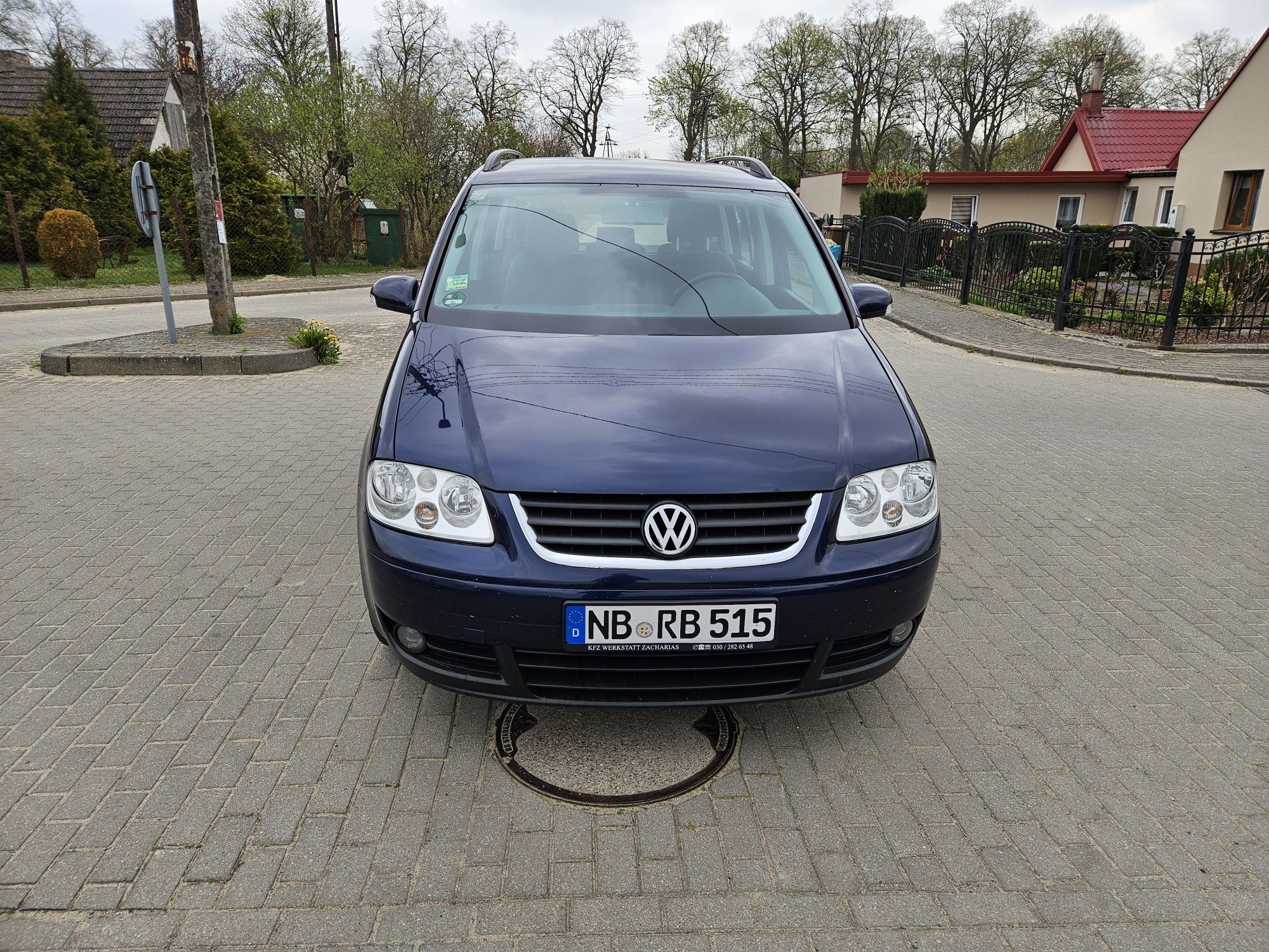 Touran 7 osób 2004r