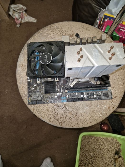 Материнська плата, кулер, оперативна пам'ять,  процесор, охолодження