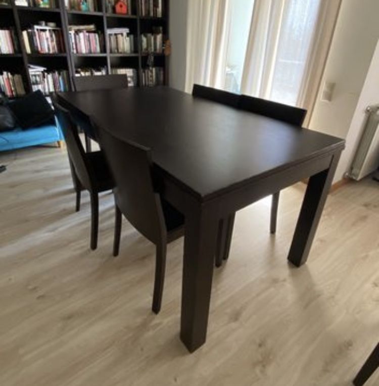 Mesa em mogno extensível e 6 cadeiras