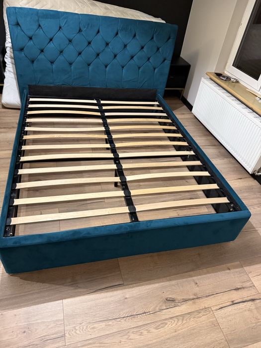 Łóżko tqpicerowane z podnoszonym stelarzem 160x200