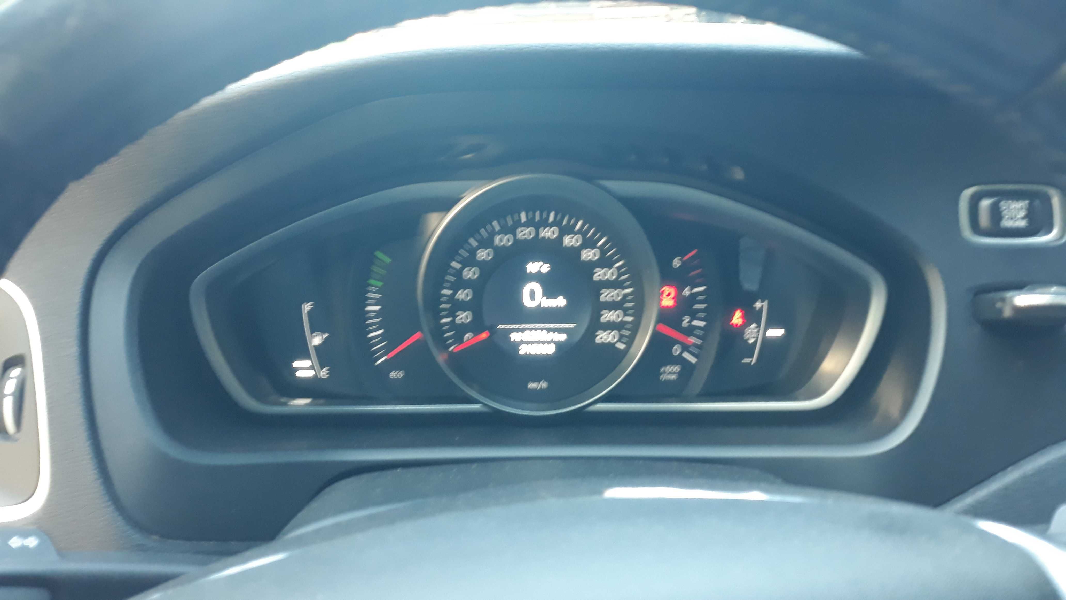 Volvo V40 2 litrowy disel 150 KM, 2013 r. prywatny, zadbany egzemplarz