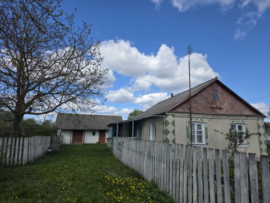 Продам будинок в с.Великі Мошківці з землею 0,75га