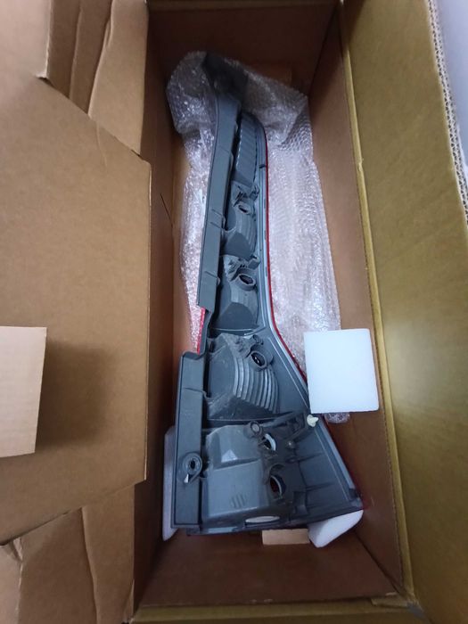 Продам задній лівий ліхтар Хонда срв