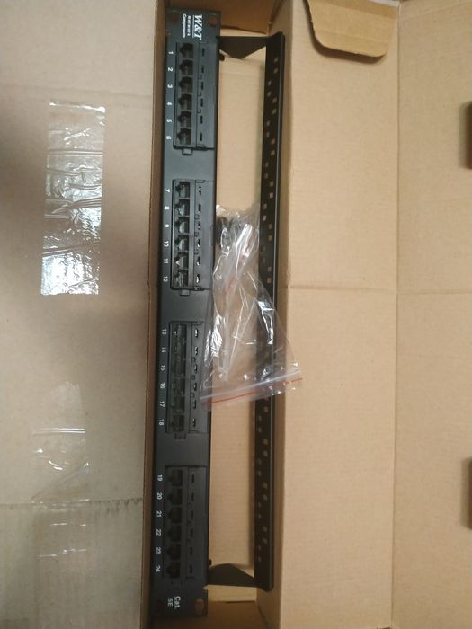 Патч-панель W&T cat5e 24 порта