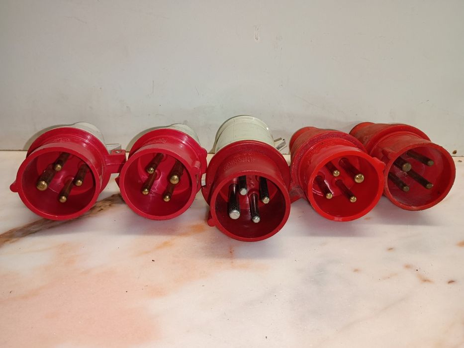 Conjunto de 5 fichas trifásicas a funcionar perfeitamente