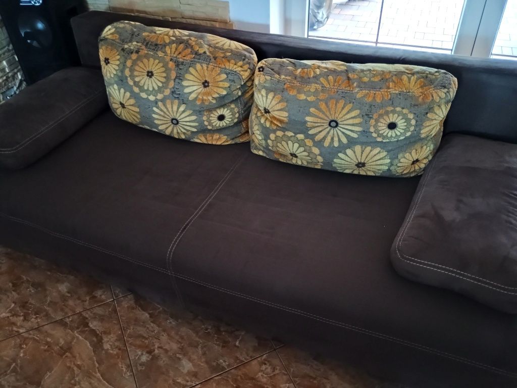 Sofa z funkcją spania.