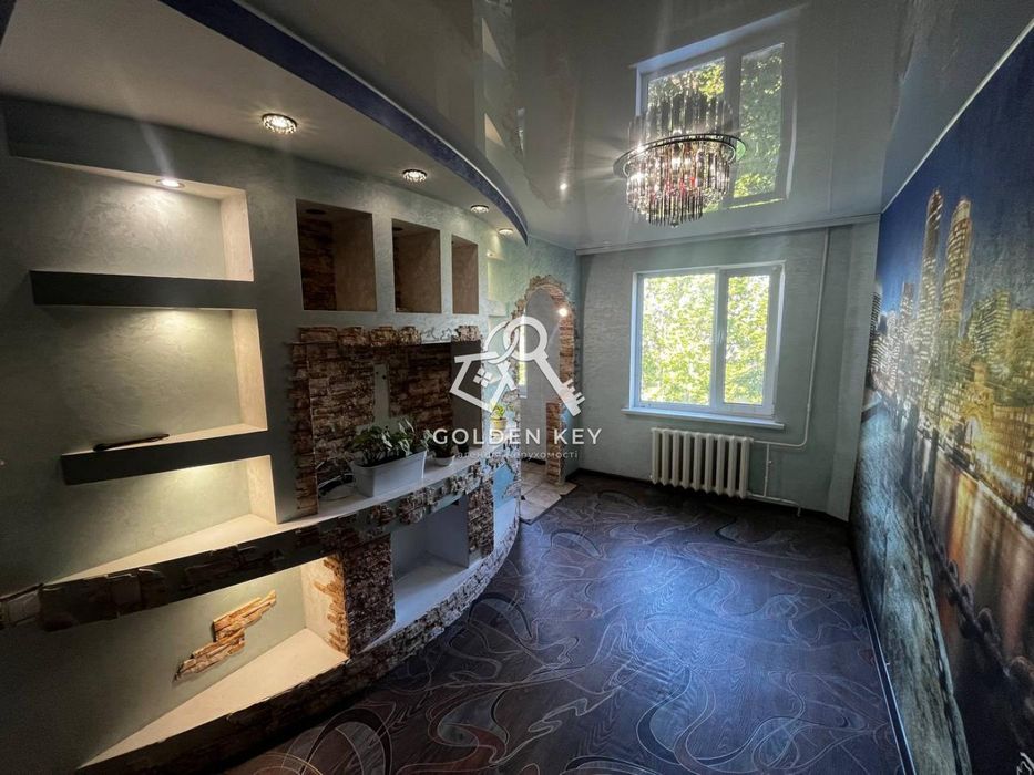 Двокімнатна квартира, перепланована в трикімнатну, мкрн Ювілейний