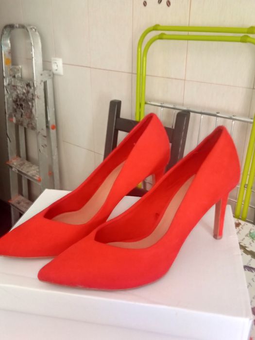 Sapatos Vermelhos como Novos .