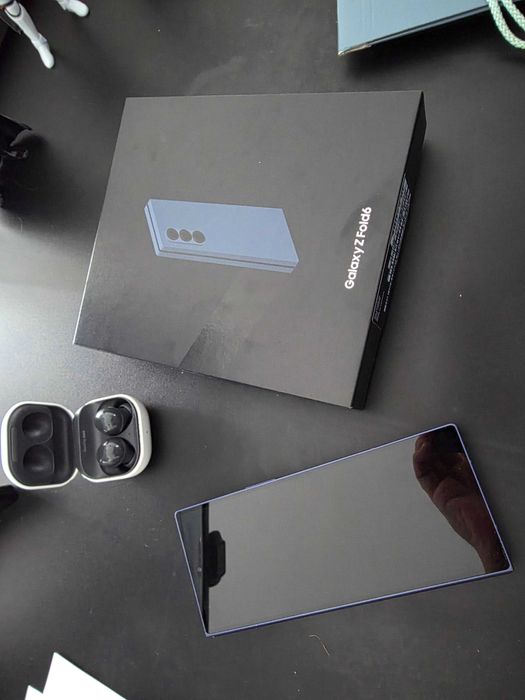 Samsung Galaxy Zfold 6 + Galaxy buds 2