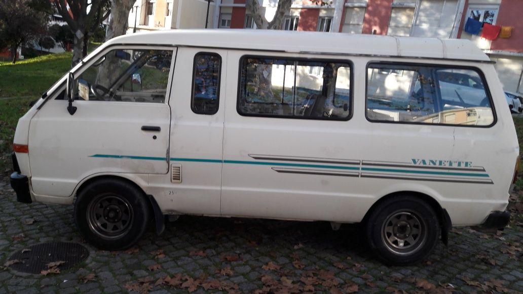 Nissan vanette..