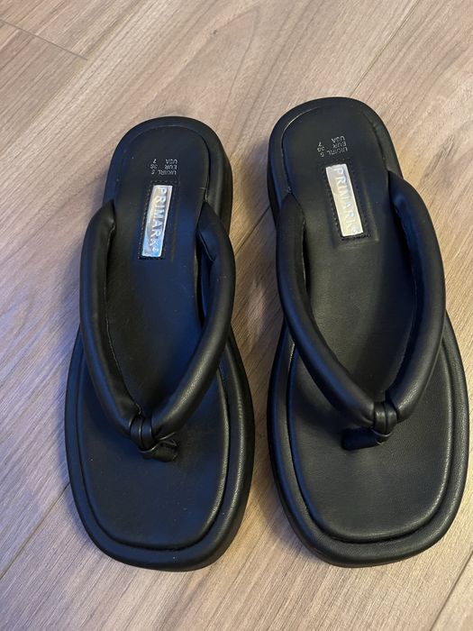 Шльопанці Primark