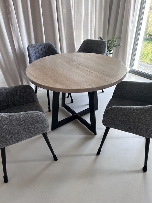 stół dębowy z krzesłami zestaw