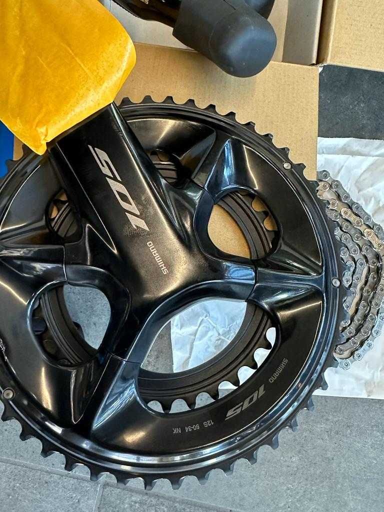 Grupa sprzętowa SHIMANO 105 DI2 R7100 pod hamulce tarczowe