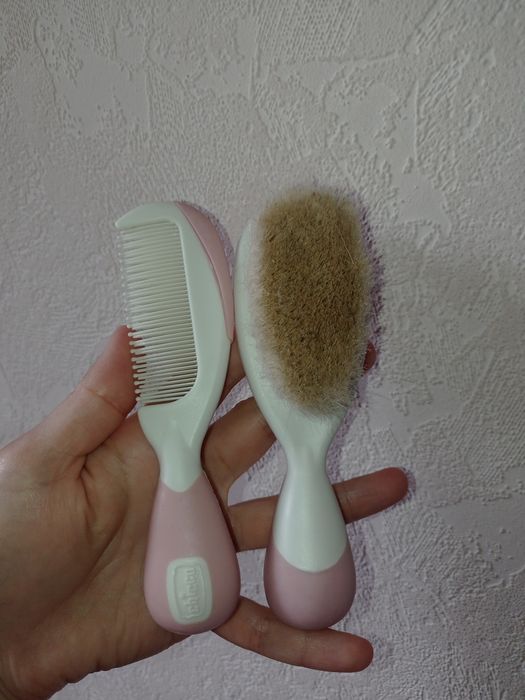 Расческа от корочек для новорожденных Чикко, расчески Chicco, гребешок