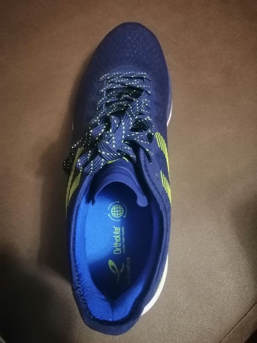 Чоловічі кросівки великого розміру