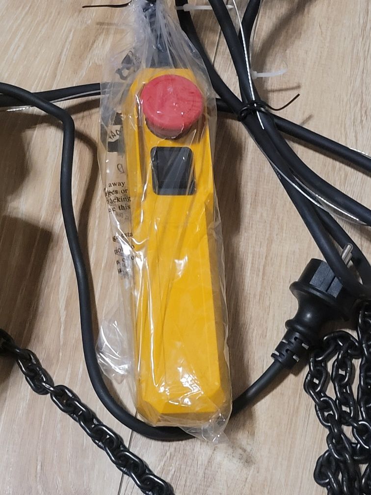 Wciągarka łańcuchowa elektryczna 150kg 3m STEINBERG SBS-ECH-150/3 1003