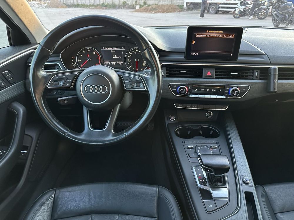 Audi A4 B9 2016 год