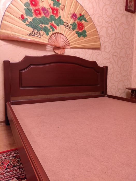 Ліжко двоспальне  з натурального дерева