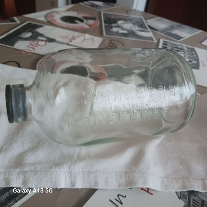 Frasco de vidro com medição