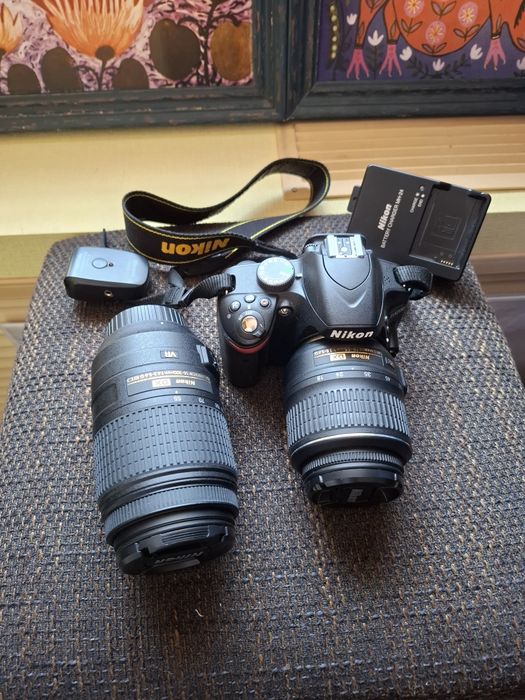 Фотоапарат nikon d3200+студійний спалах, білий фон