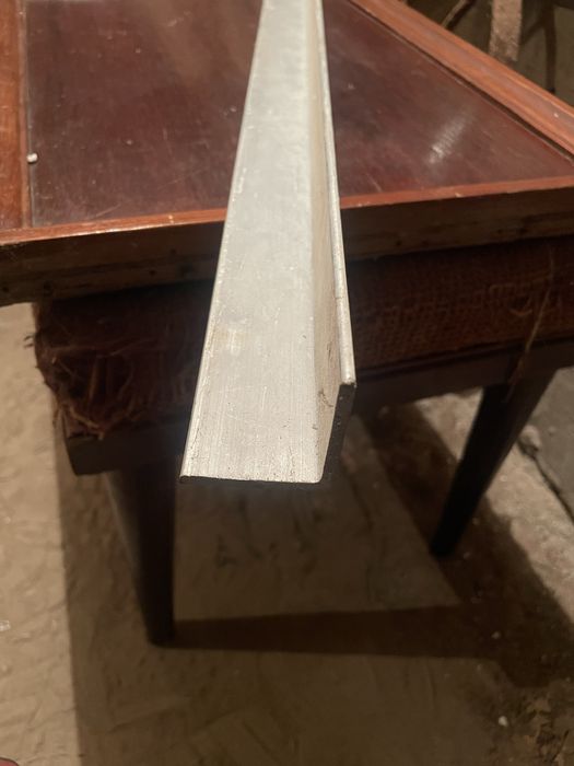 Уголок аллюминиевый 40х40х3